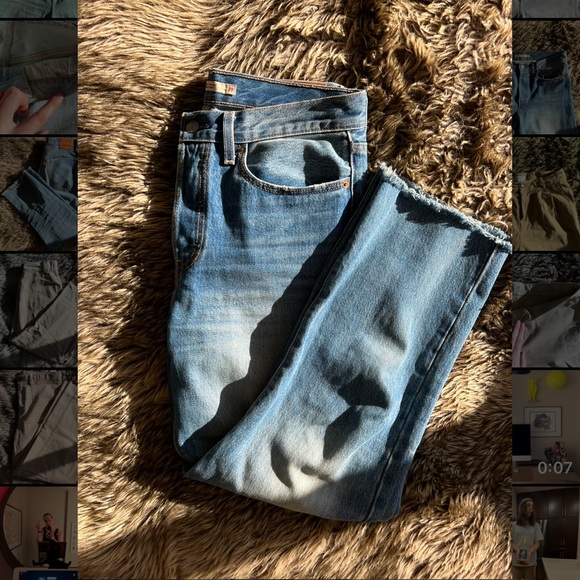 Levis Wedgie Pant with frayed bottom - Picture 3 of 4